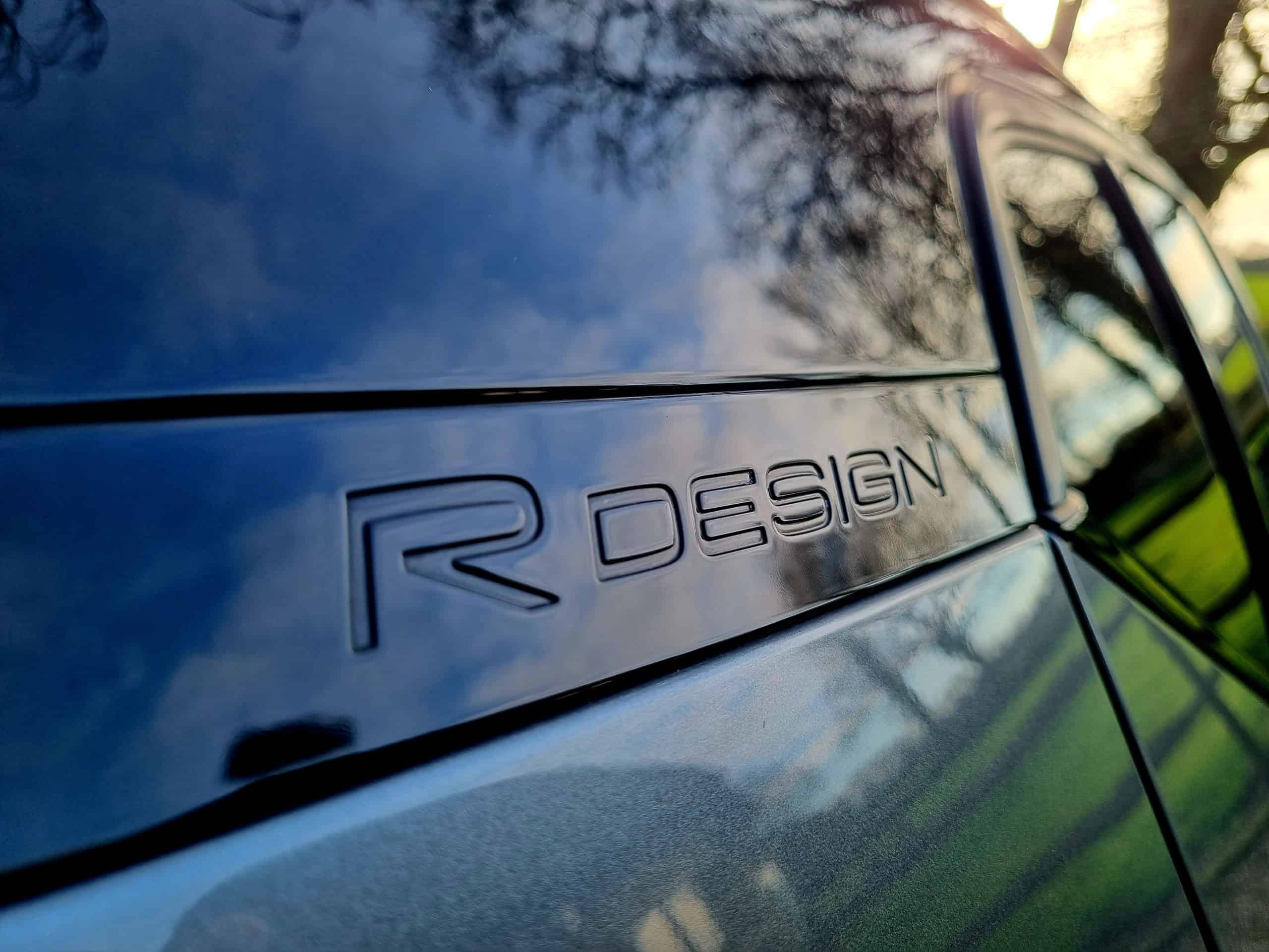 Volvo XC40 19-inch diamond cut alloy wheel close up