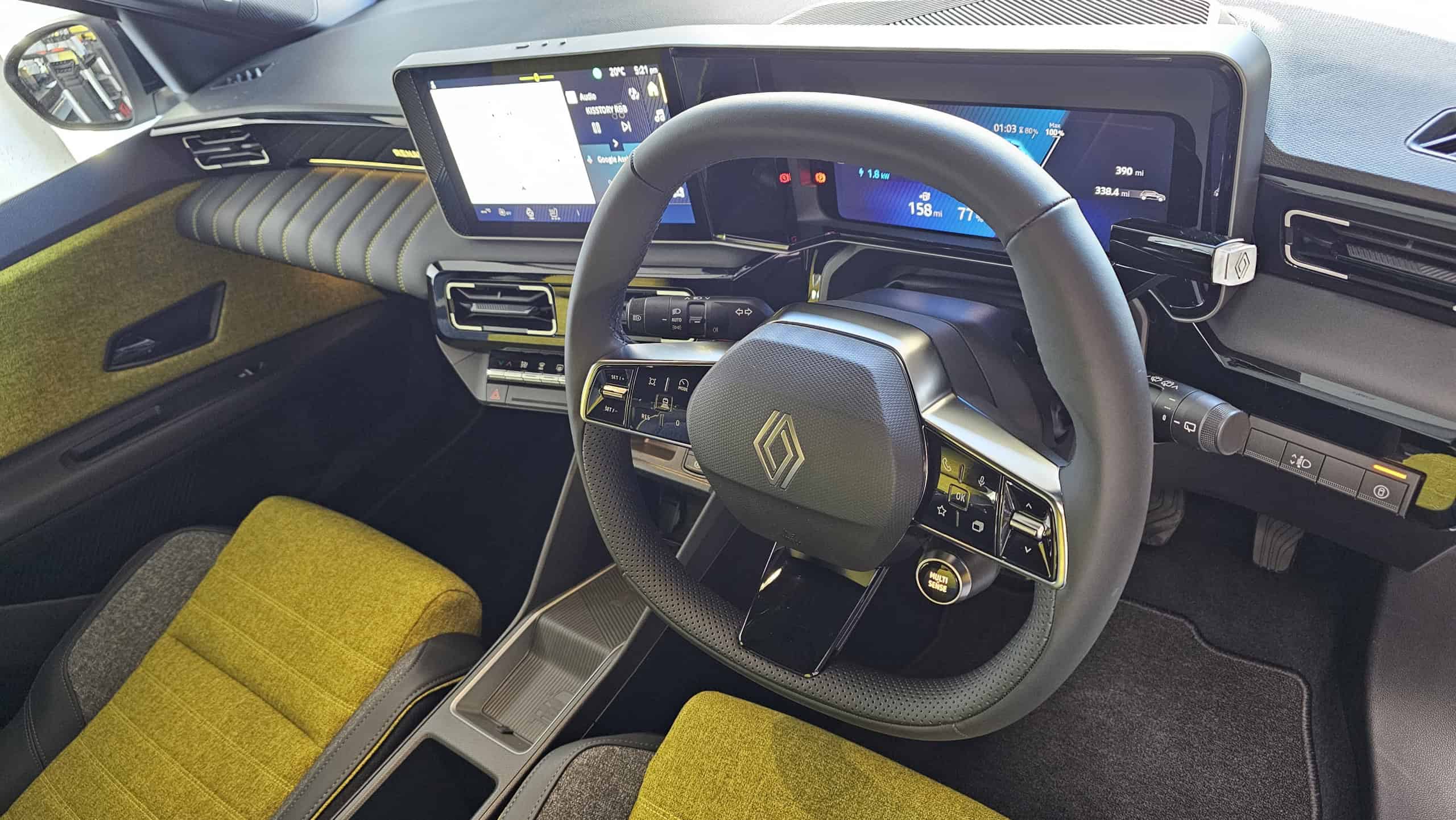 Renault 5 interior, drivers position and dashboard